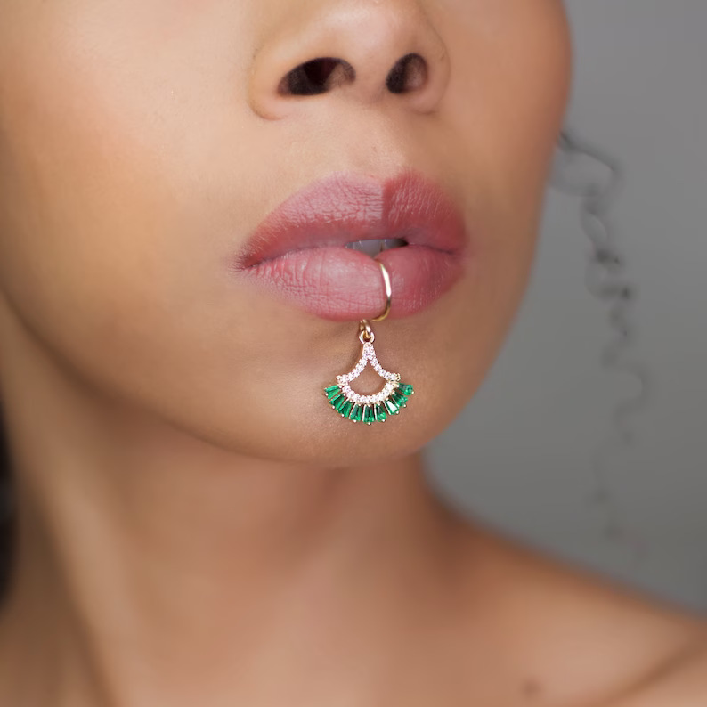 럭셔리 골드 컬러 꽃 모양 여성 드롭 귀걸이 박힌 반짝 - Body Jewelry Quality 리뷰 및 가격