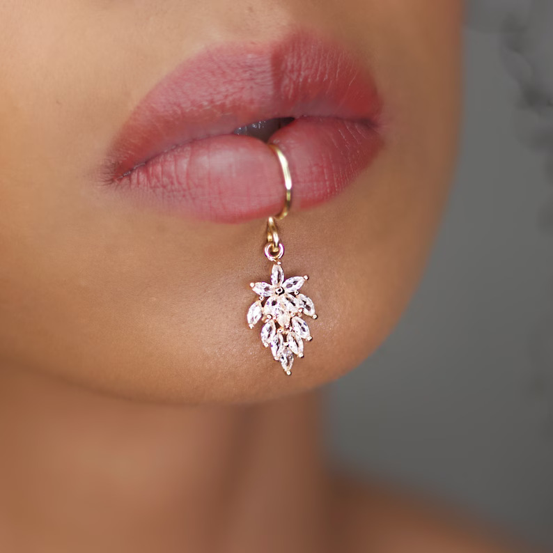 럭셔리 골드 컬러 꽃 모양 여성 드롭 귀걸이 박힌 반짝 - Body Jewelry Quality 리뷰 및 가격